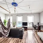 Floor Near Ferry Terminal - Free Parking Appartamento *
