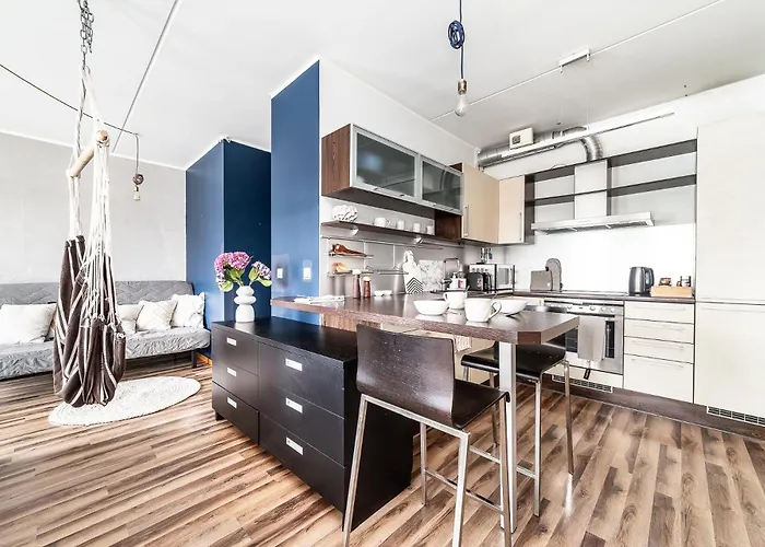 Floor Near Ferry Terminal - Free Parking Appartamento